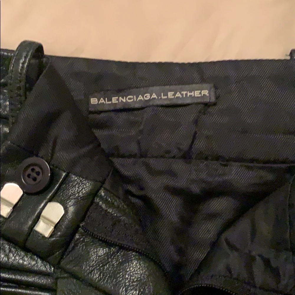 Mini low-waisted skirt,